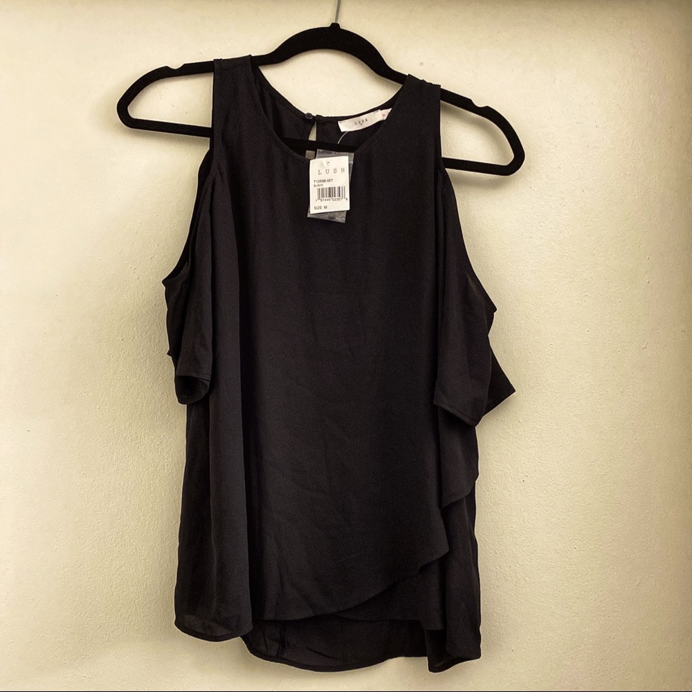 NWT! Lush Cold Shoulder w/crossover hem size M